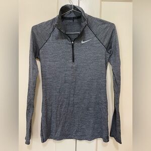 Nike Golf Woman 1/2 Zip Cover-Up